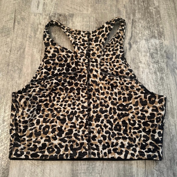 Outdoor Voices SweatTech Crop/Sports Bra size Small - Picture 2 of 6